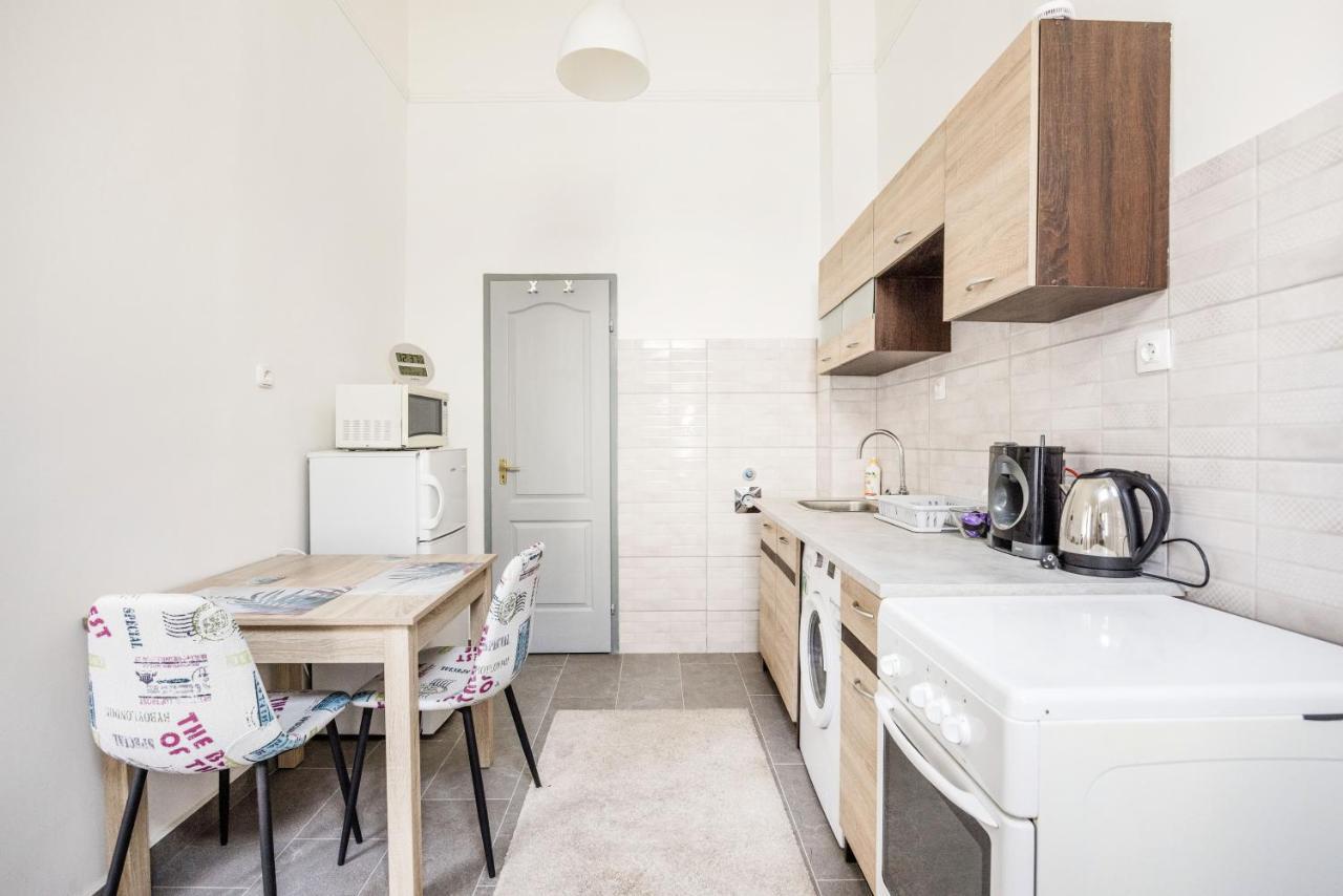 Lovely Studio In The Heart Of บูดาเปสต์ ภายนอก รูปภาพ