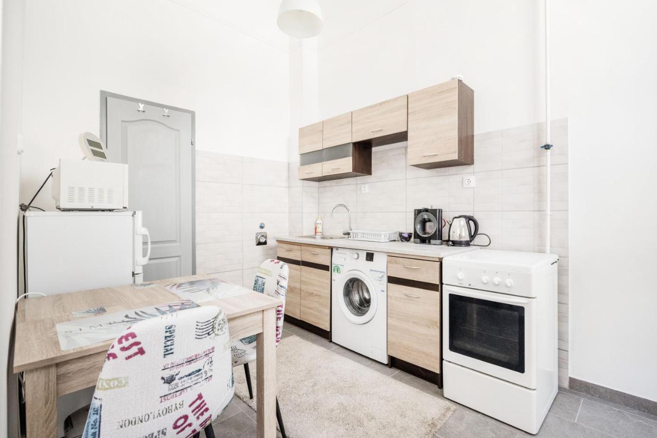 Lovely Studio In The Heart Of บูดาเปสต์ ภายนอก รูปภาพ